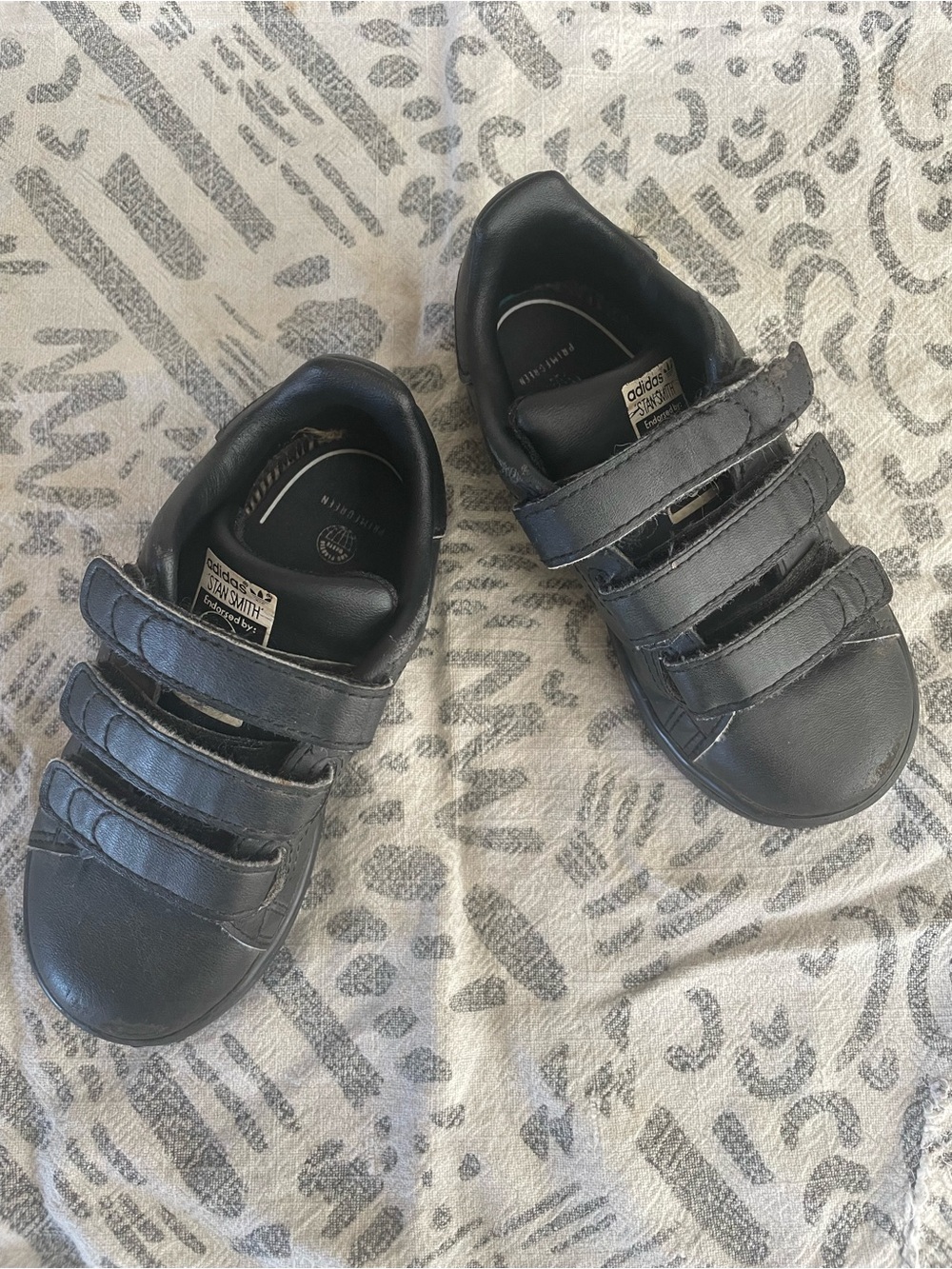 Adidas Stan Smith Kids black Velcro Sneakers